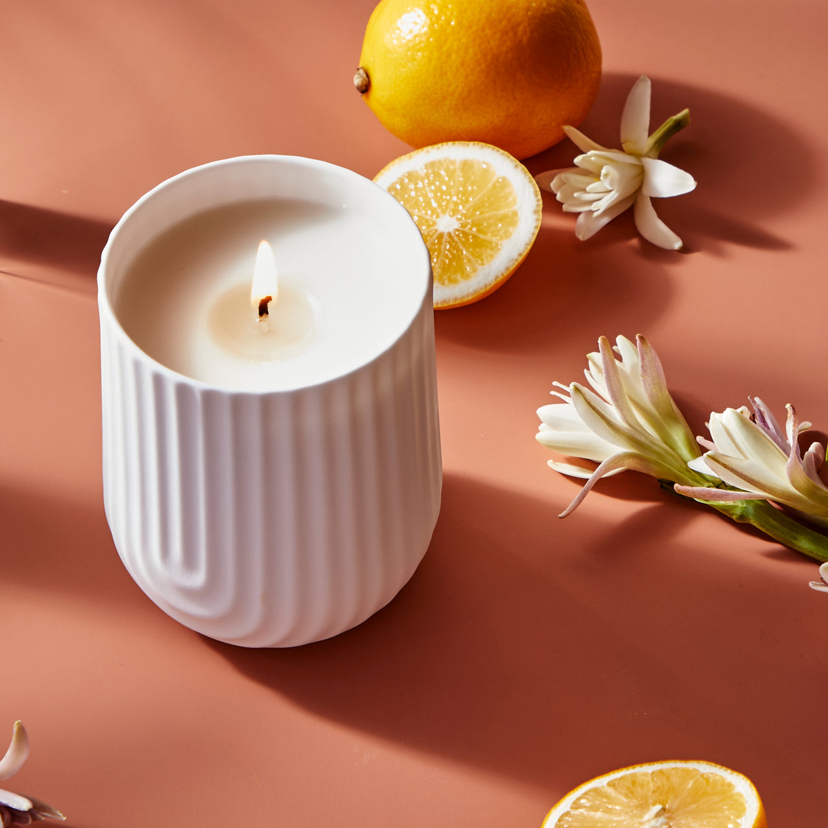 Lanterne Arc Scented Porcelain Candle, Tea Thyme