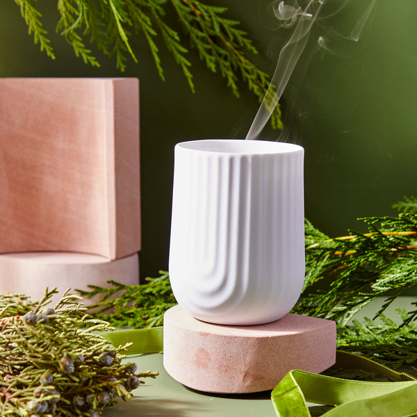 Load image into Gallery viewer, Lanterne Arc Scented Porcelain Candle, Fir &amp; Cedar
