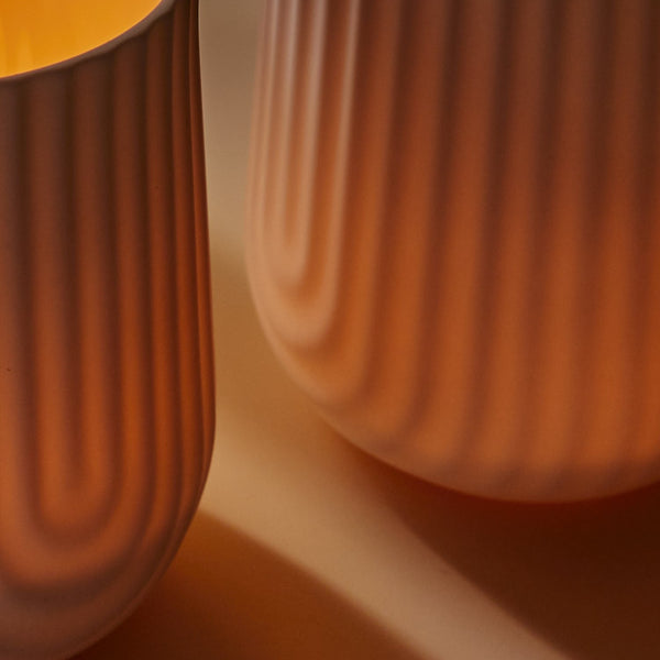 Load image into Gallery viewer, Arc Scented Porcelain Candle, Gardenia
